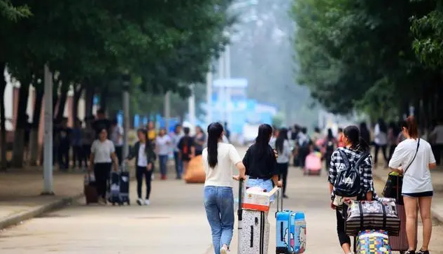 南方上大学和北方上大学的区别，3张图完美诠释，过来人深表认可