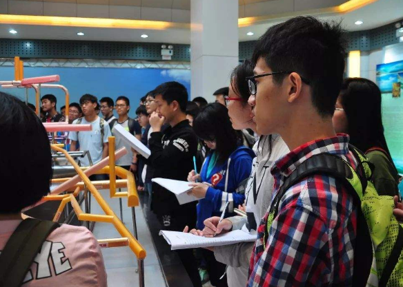 同样都是本科学校，普本和985大学有啥区别？这5点很不一样