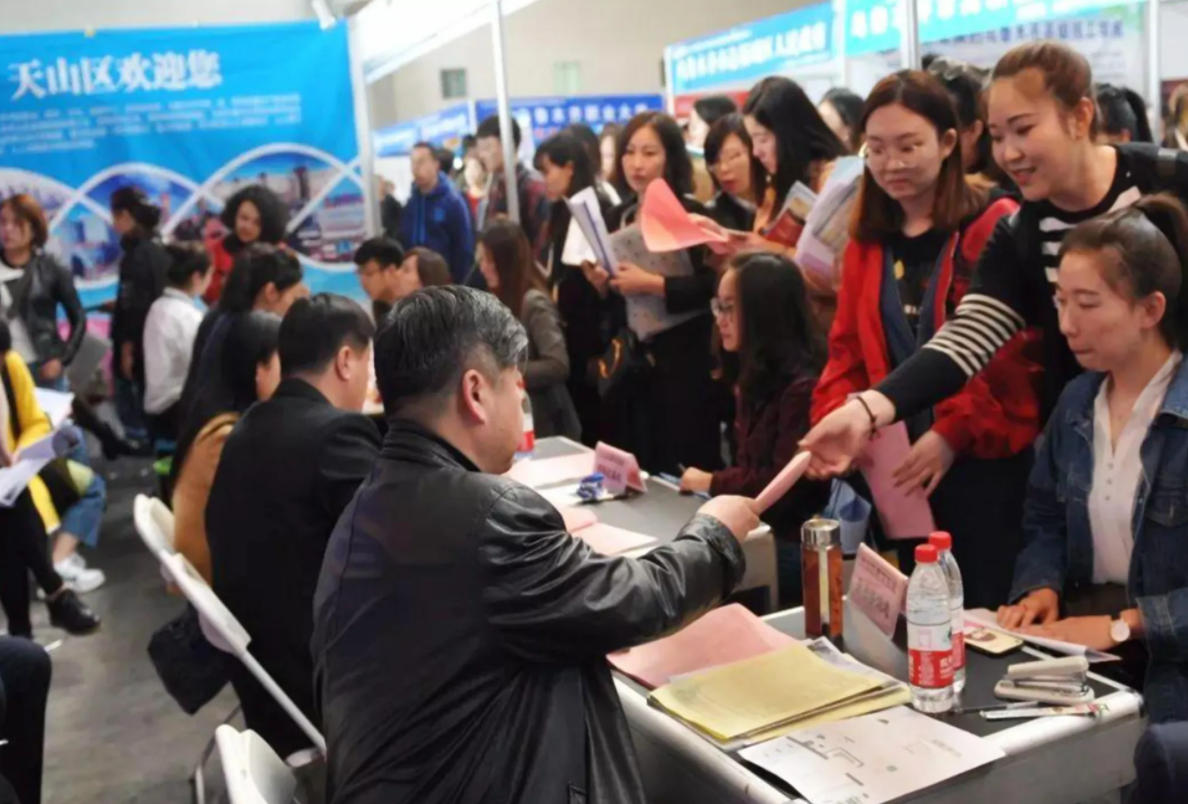 “双非”学生大二退学，回家重走高考路，有理解有嘲讽，你怎么看