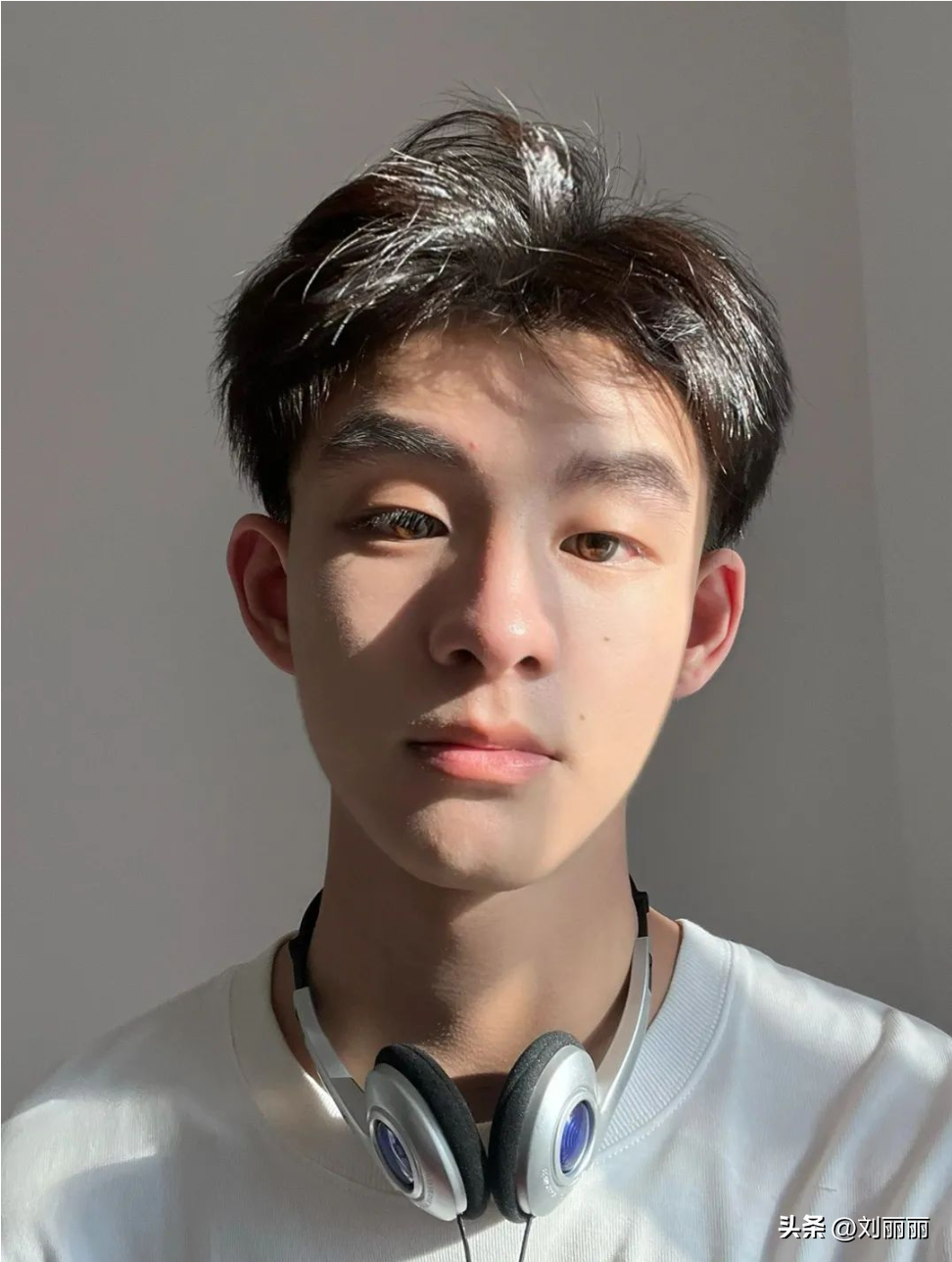 寸头发型图片 寸头发型男生16种图片-只专注一件事-否群百科