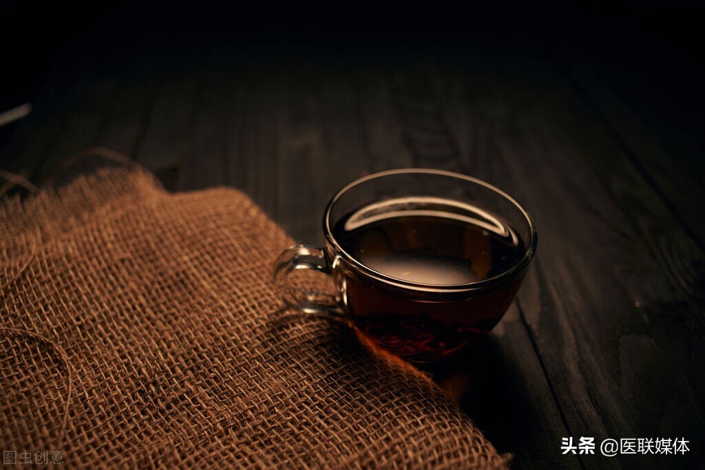用保温杯泡茶，不仅有毒还会致癌？喝茶要注意这3点