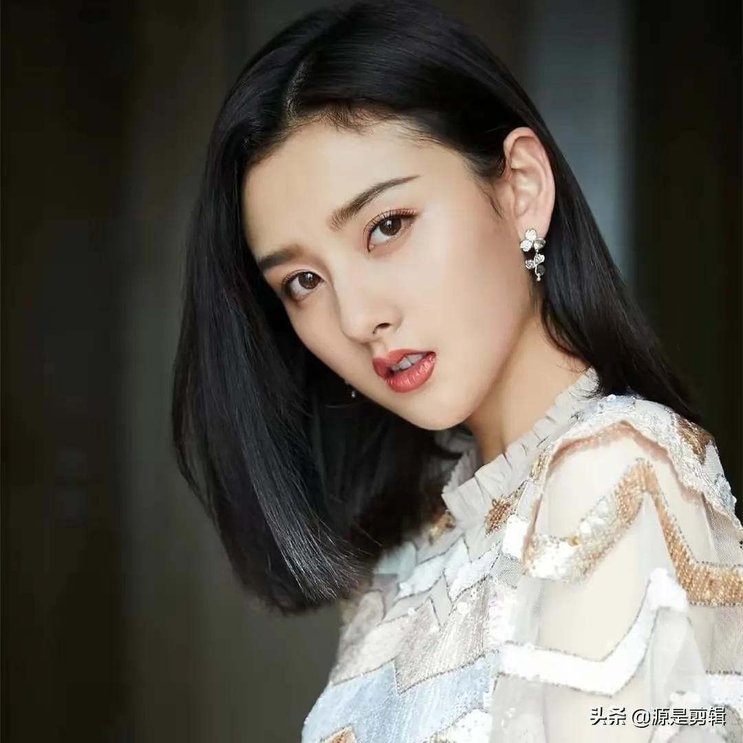 张天爱、杨幂杂志大片，清纯唯美，炫彩多姿