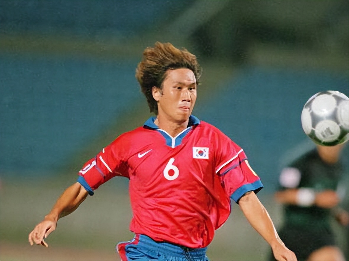 世界杯对阵列表图2002（韩国02世界杯将帅齐聚！希丁克变化太大 昔日核心左眼失明+已去世）