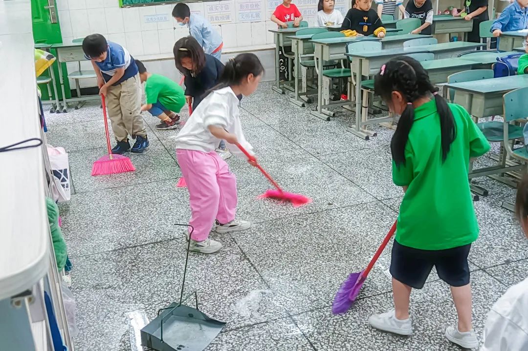 成都市双流区双华小学开展“当家竹娃爱劳动”主题教育活动