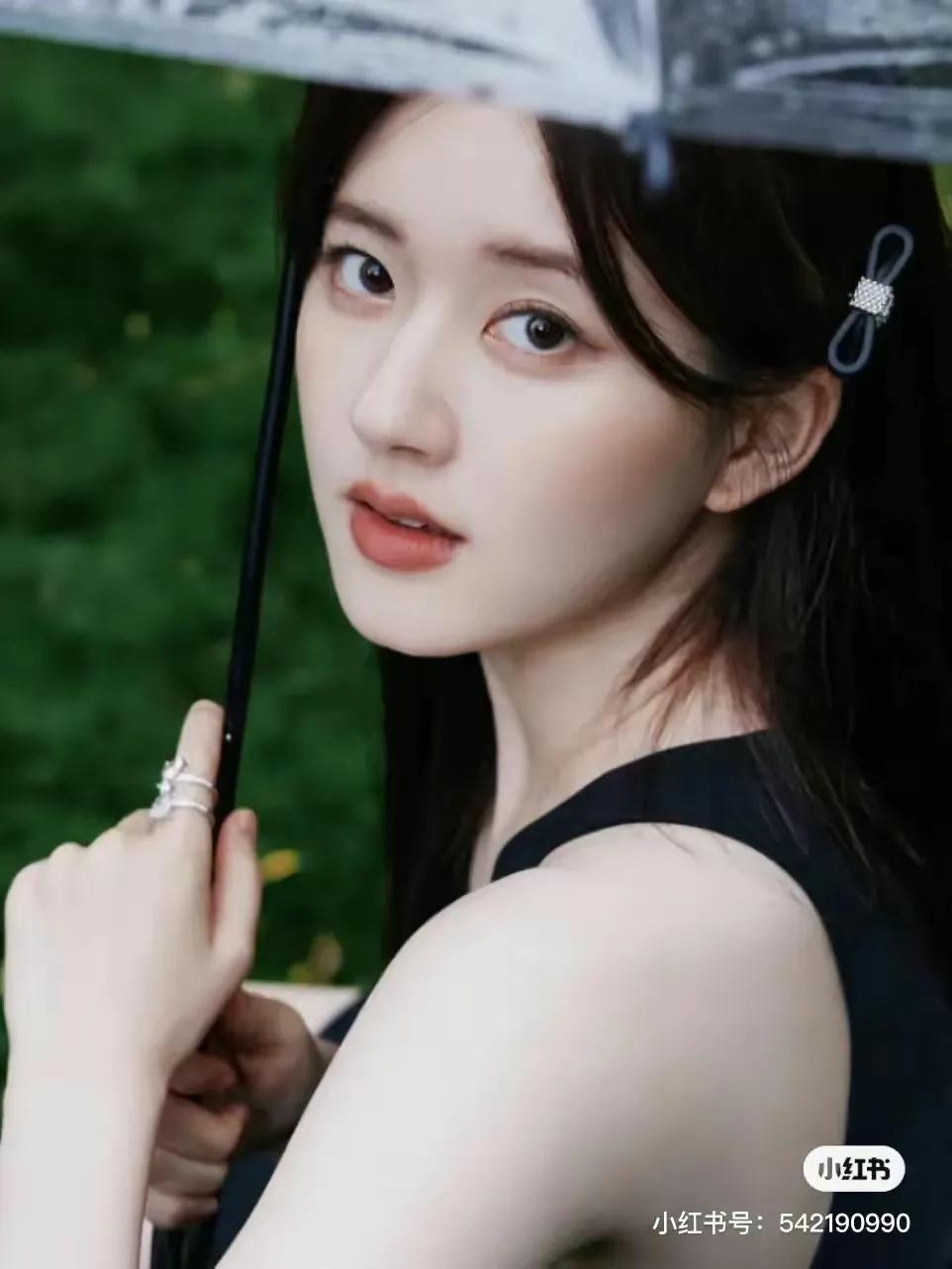 张天爱、杨幂杂志大片，清纯唯美，炫彩多姿