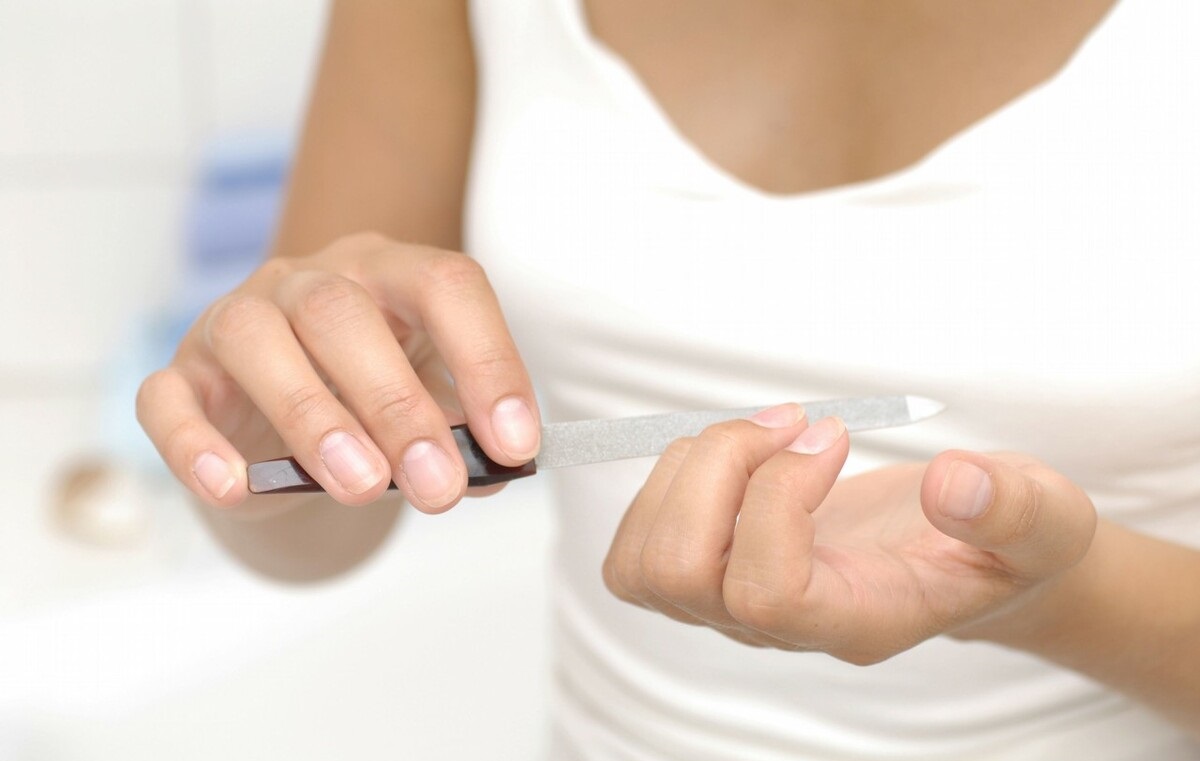 指甲上的“小月牙”，与健康有关吗，什么情况需要注意？