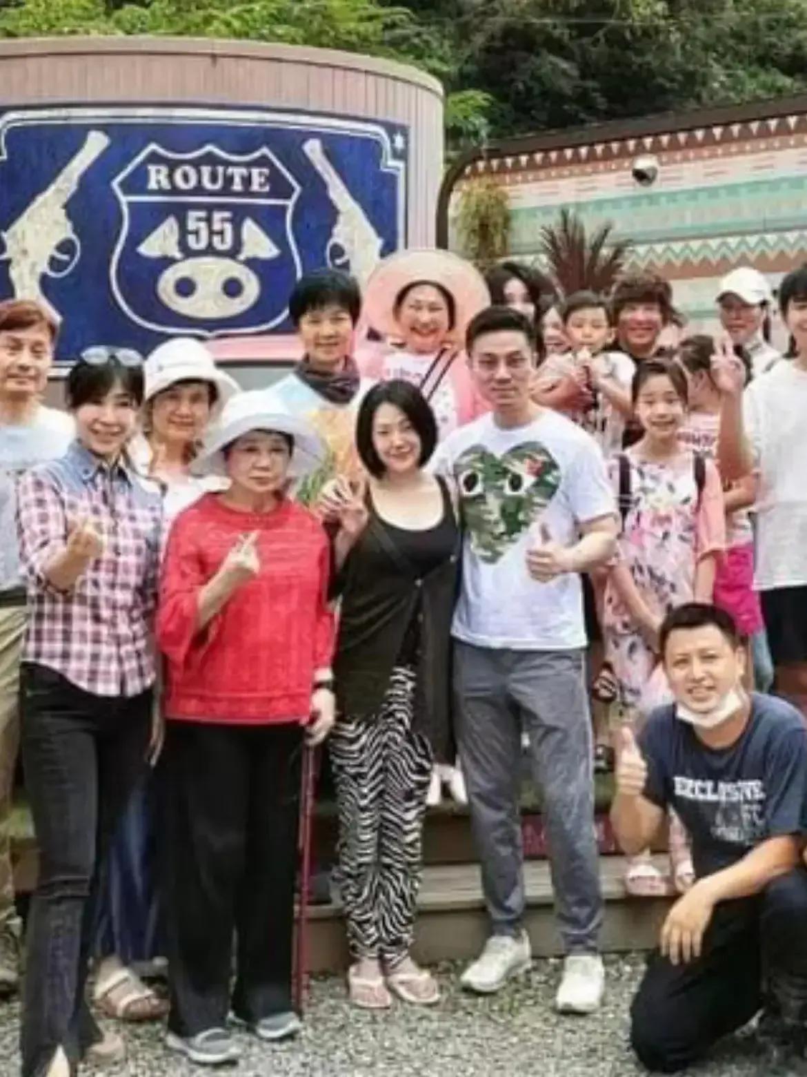 小S徐熙娣携全家出游