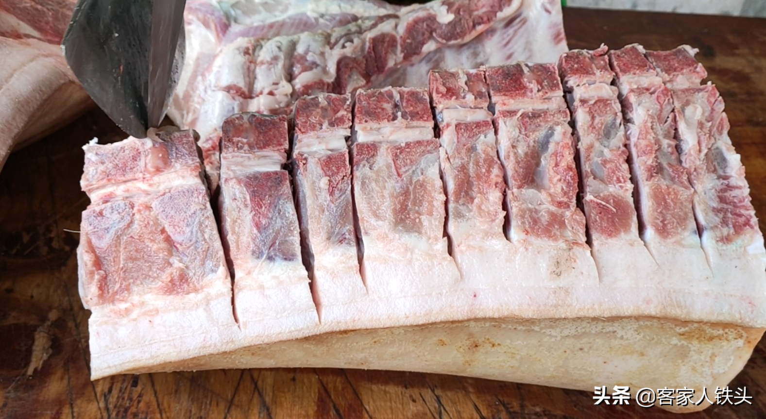客家人过年吃的焖肉，做法原来那么简单，一次做70斤，好吃不腻