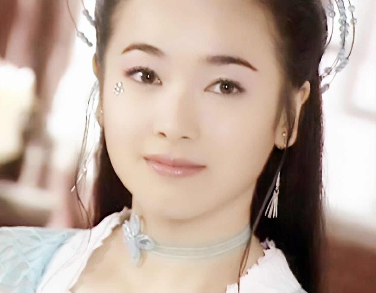 左小青的雅风，黄奕的冯素贞，贾静雯的武媚娘，统统没她惊艳