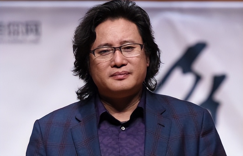 戴玉强:30岁娶初恋女友,51岁开始创业名利双收,今女儿成他骄傲