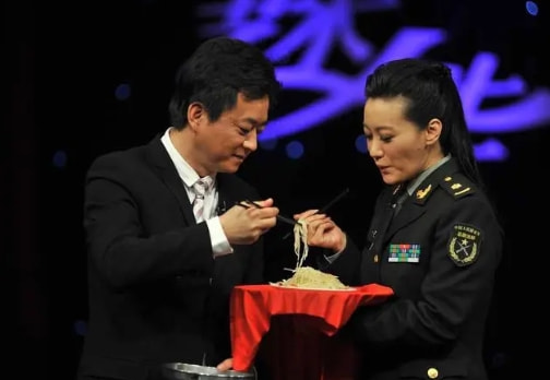 邓中翰和谭晶的故事有哪些 _飞翔号