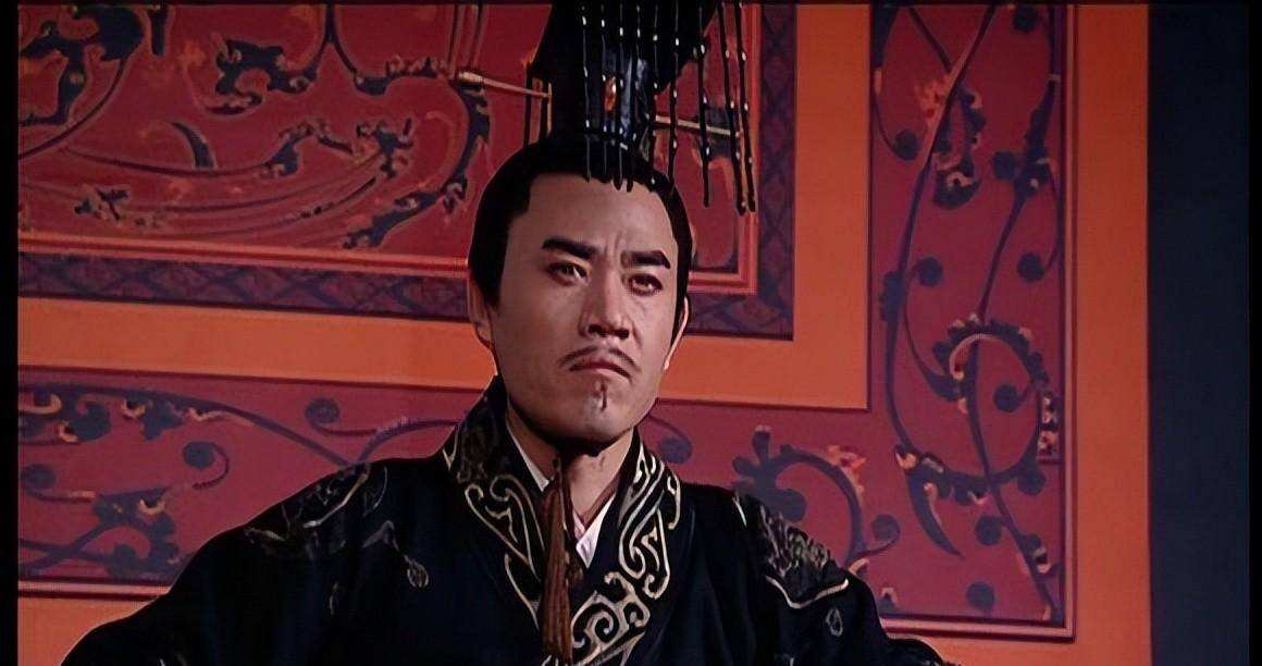 他把自己关进屋里,闭关21天,反复琢磨汉武帝这个人物,等到出关的时候