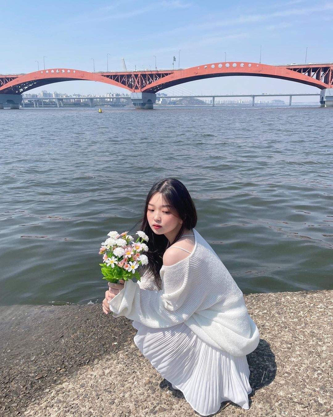 21岁演小学生！超强童颜演员「冻龄外表」太冲击，网大喊不科学