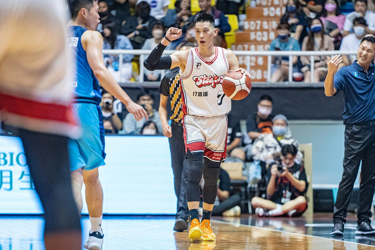 林书豪nba扣篮视频(为何快攻不扣篮？ 林书豪坦白：真的扣不到 原因让人心酸)