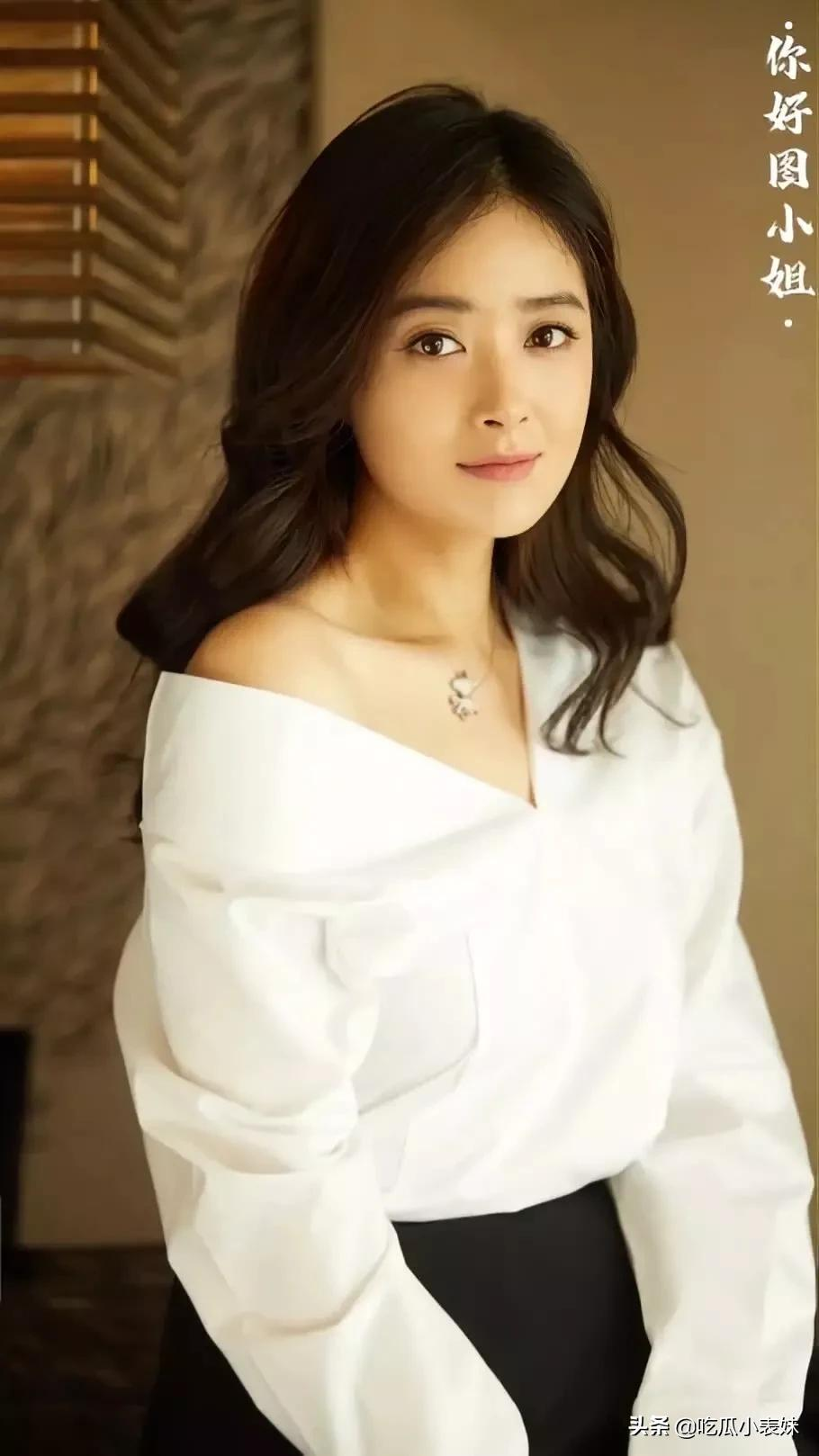 蒋欣，成熟之美，很有气质