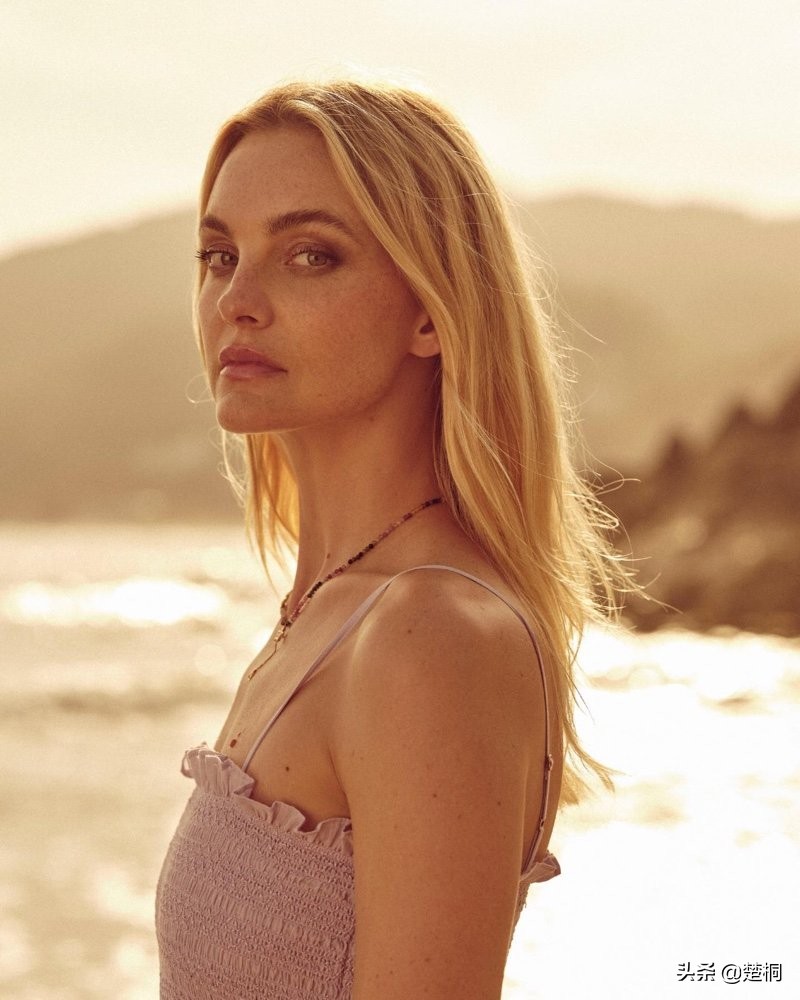 巴西超模莱斯·里贝罗,animale2022夏季新品宣传摄影