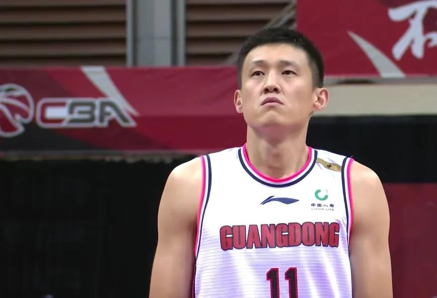 年薪达400万(广东队年薪公布,苏伟400万引争议,徐杰童工合同,难怪周鹏