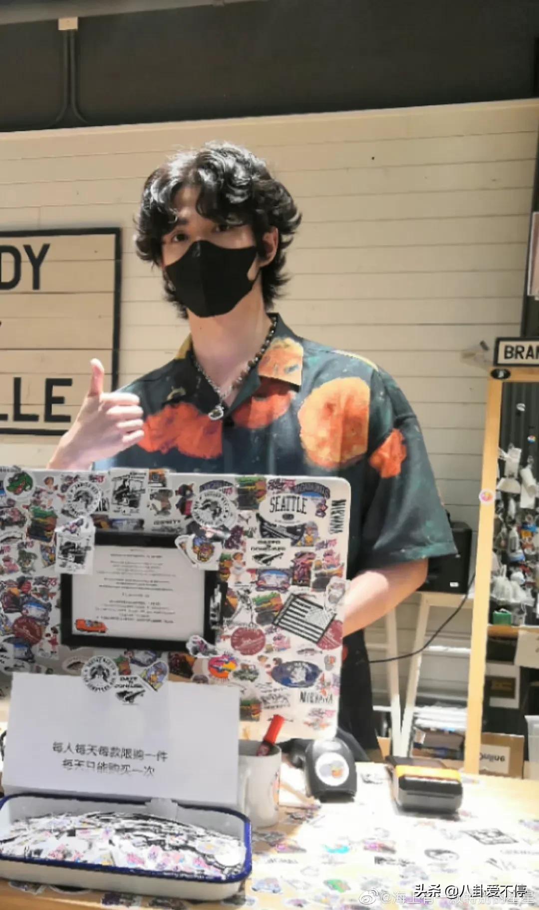 明星哭穷没人共情，一年几千万的收入却说自己买不起房