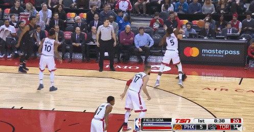 布莱德索眉头紧皱（家暴被捕！刚曝光加盟上海队！女友怒斥他是个魔鬼）