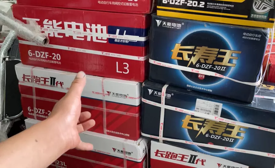 电动车换电池,选超威还是天能?哪个更耐用?维修老师傅教你搞懂