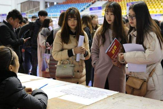 985硕士晒公务员6年的真实收入，网友看了羡慕不已，铁饭碗太香了
