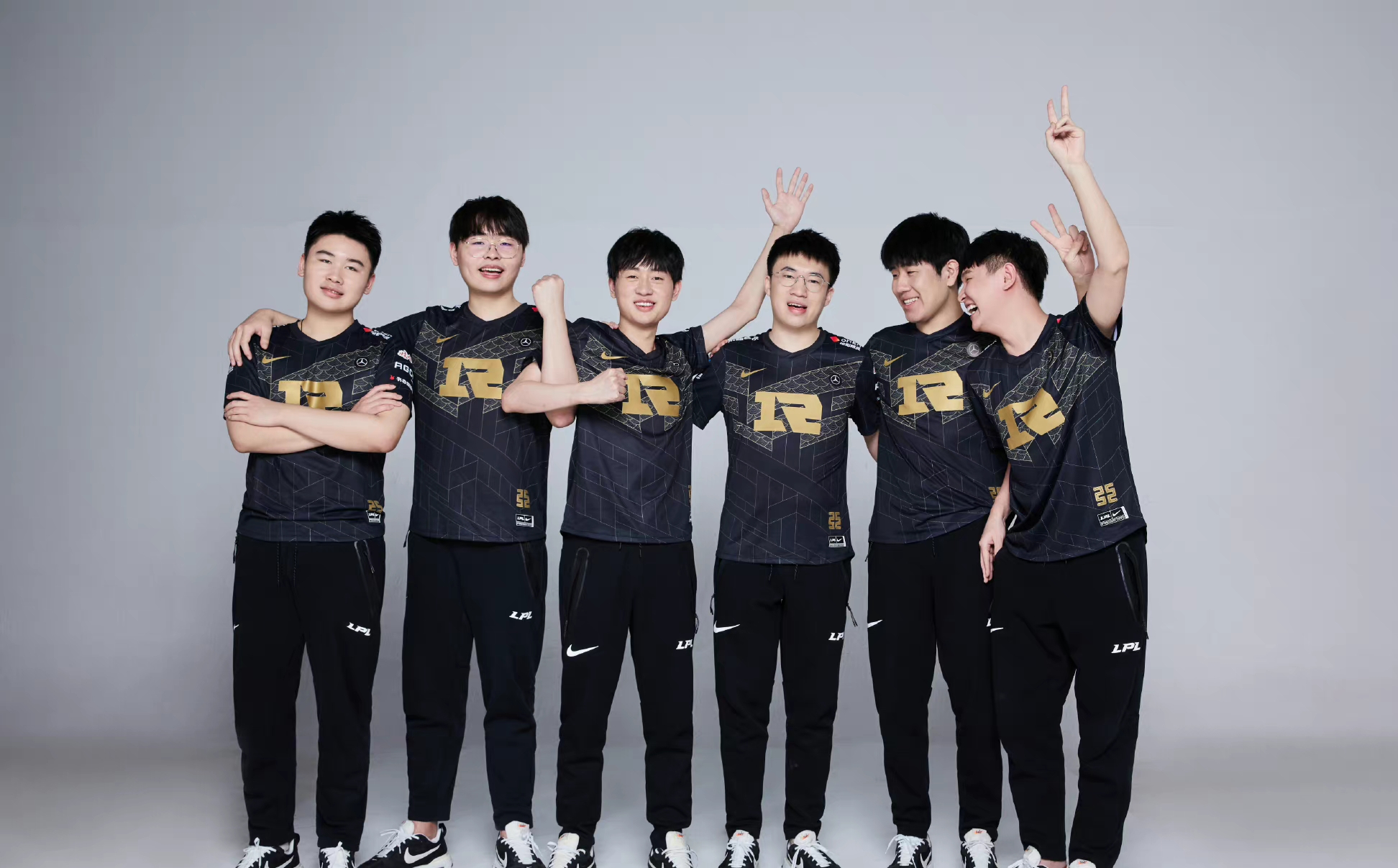 gen战队(媒体评出世界赛10大战队,gen第一,张嘉文:前五lpl有三支队伍)