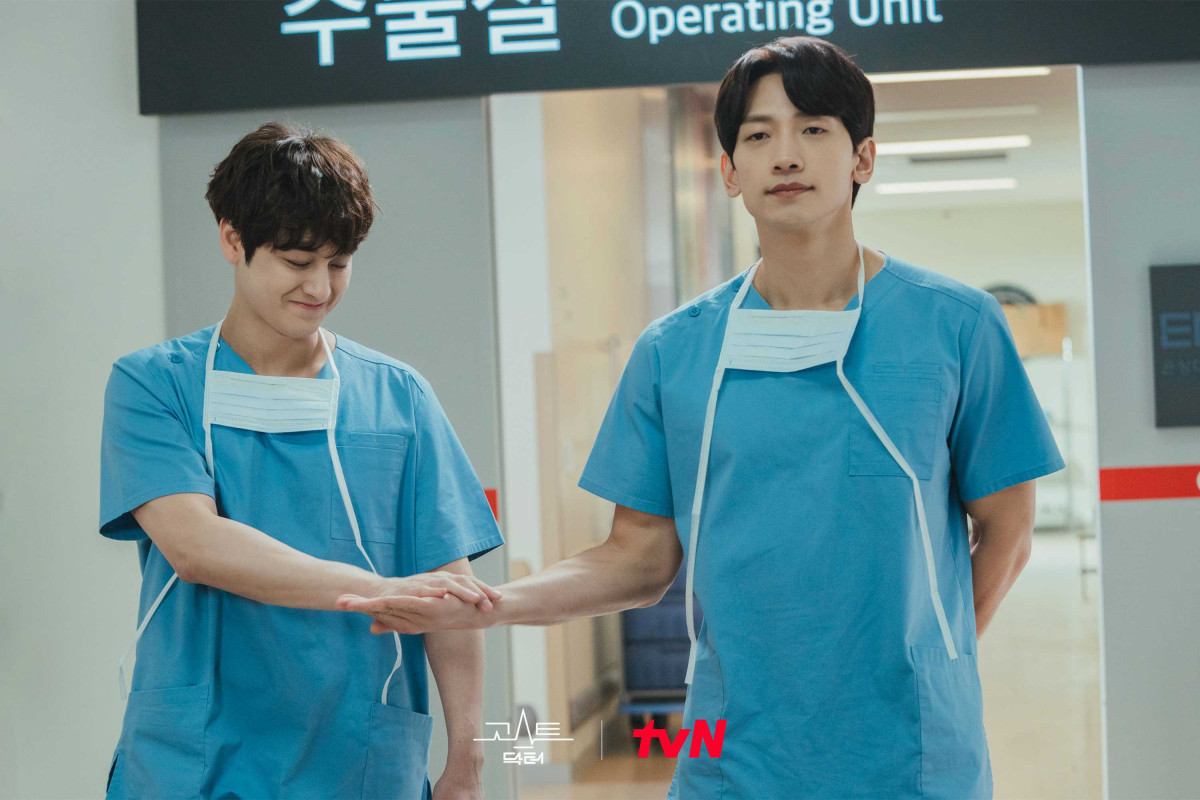 2022上半年播放量最多韩剧出炉！《军检察官多伯曼》成黑马