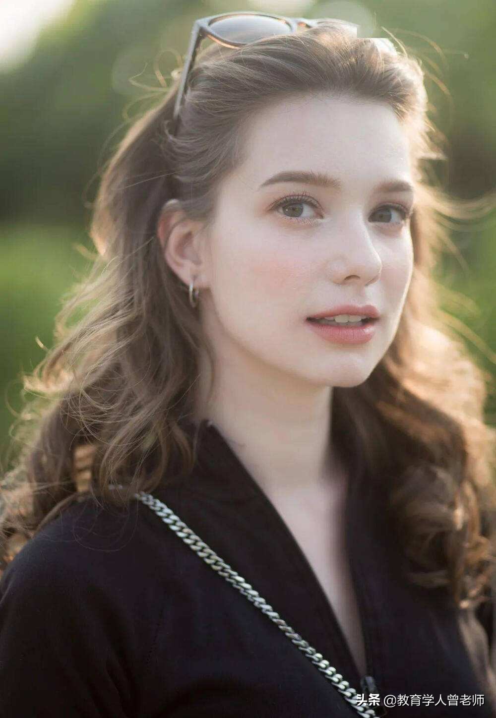 大学生美女校花图片（浙大多国混血美女校花火了）