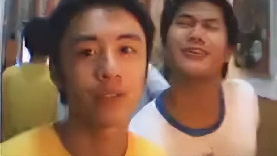 “网红鼻祖”后舍男孩：曾凭“对口型”火爆全网，如今怎么样了？