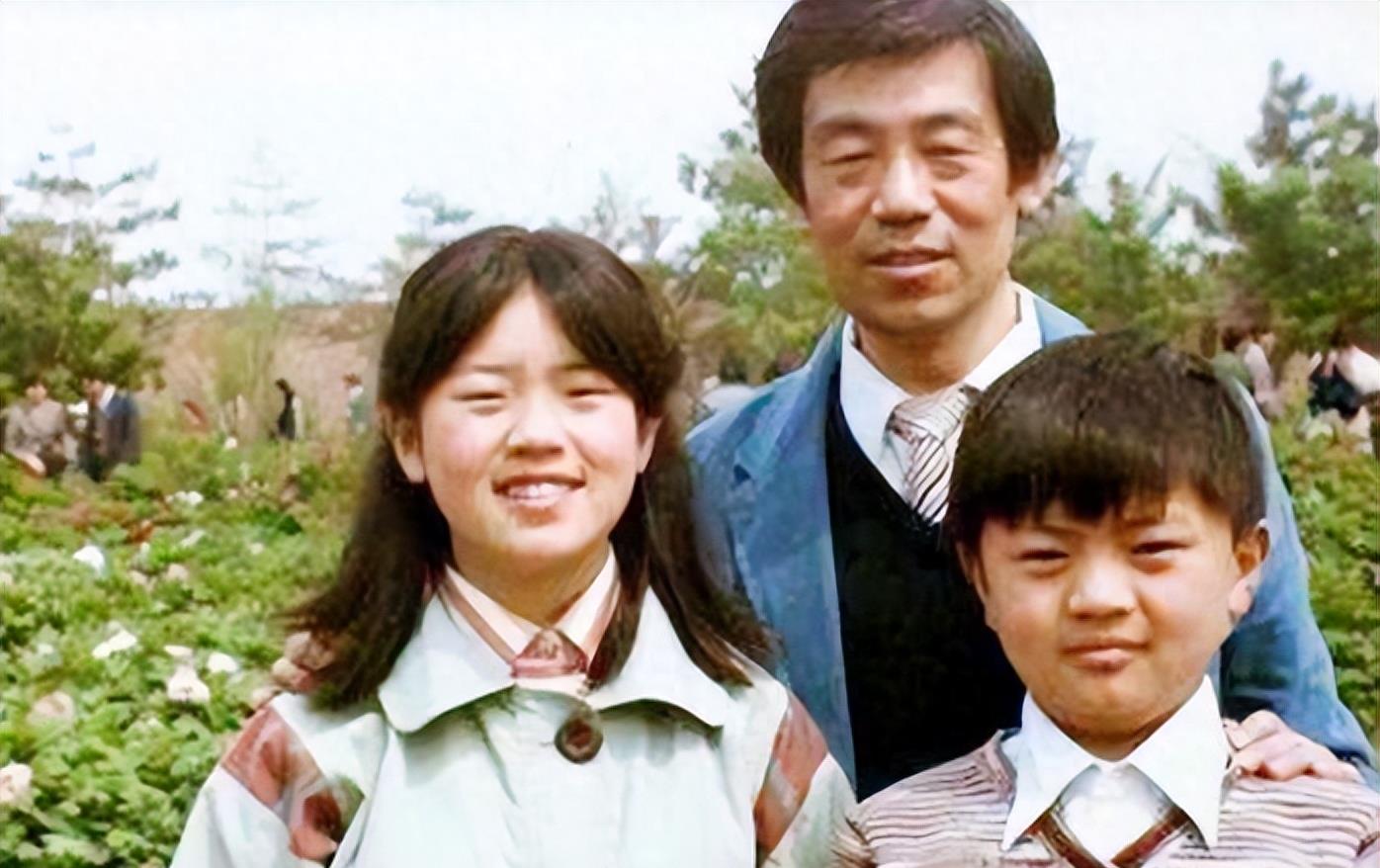 国家一级演员,因拍戏险些丧命,如今81岁的他在家享受天伦之乐