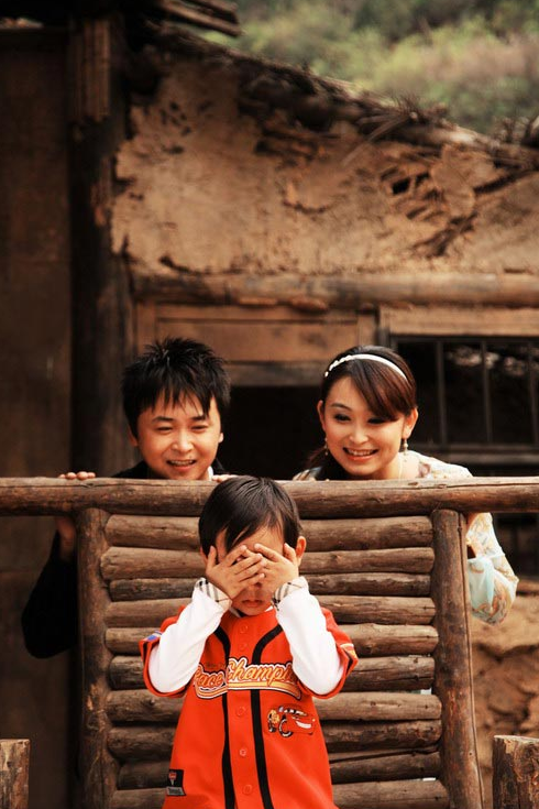 歌手冯晓泉：凭借一首歌登上春晚，与曾格格共建“421”幸福家庭