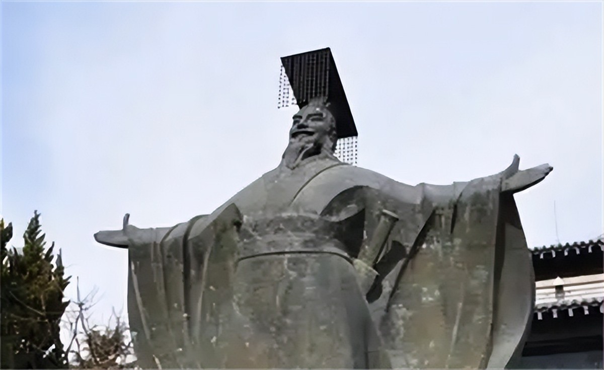 秦始皇为什么把“寡人”改成“朕”，有何深意？把字拆开读就懂了
