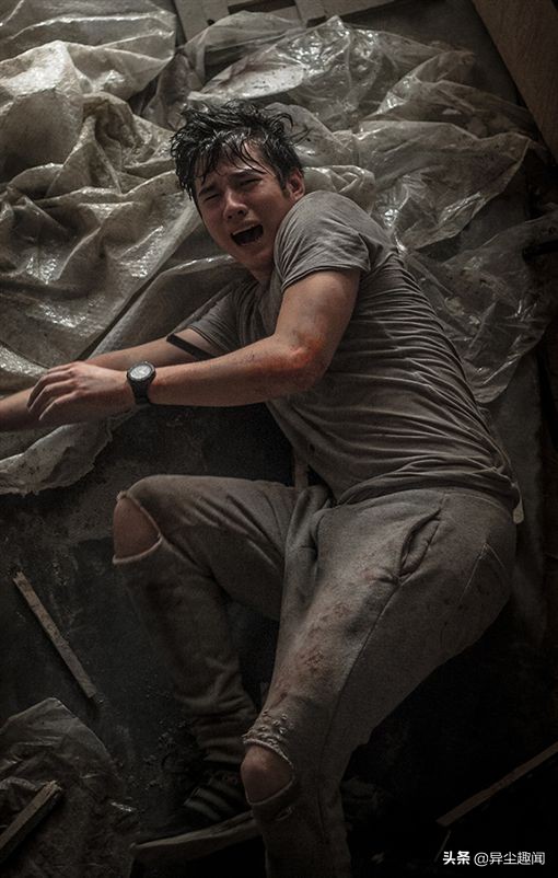 《初恋那件小事》学长帅气爆红，33岁熟男被封泰国金城武近照曝光