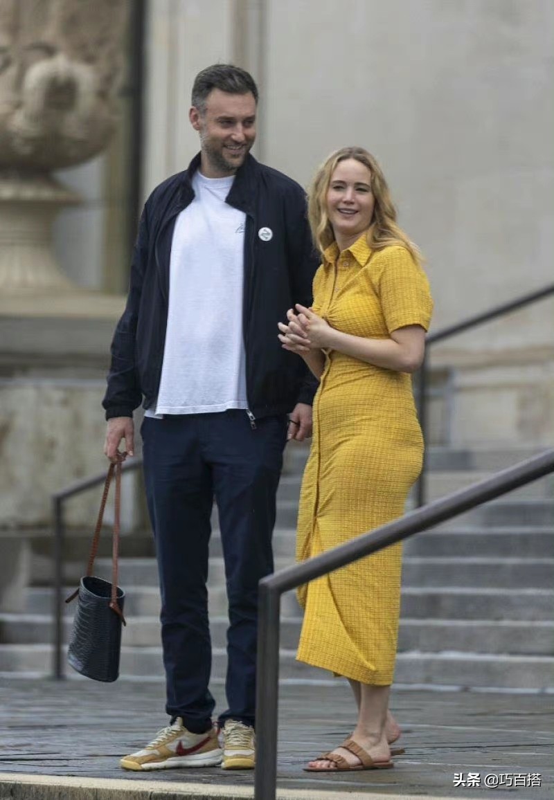 “大表姐”和她老公同框太有爱！结婚3年，依然满心满眼都是对方