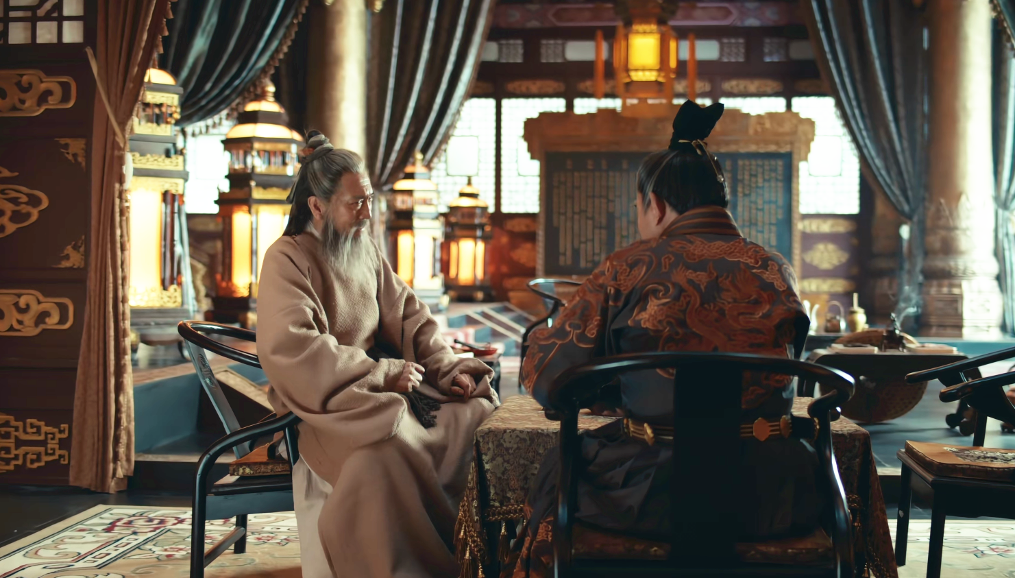 山河月明：汤和辞行离宫，步伐坚定决绝，网友：像极我下班的样子