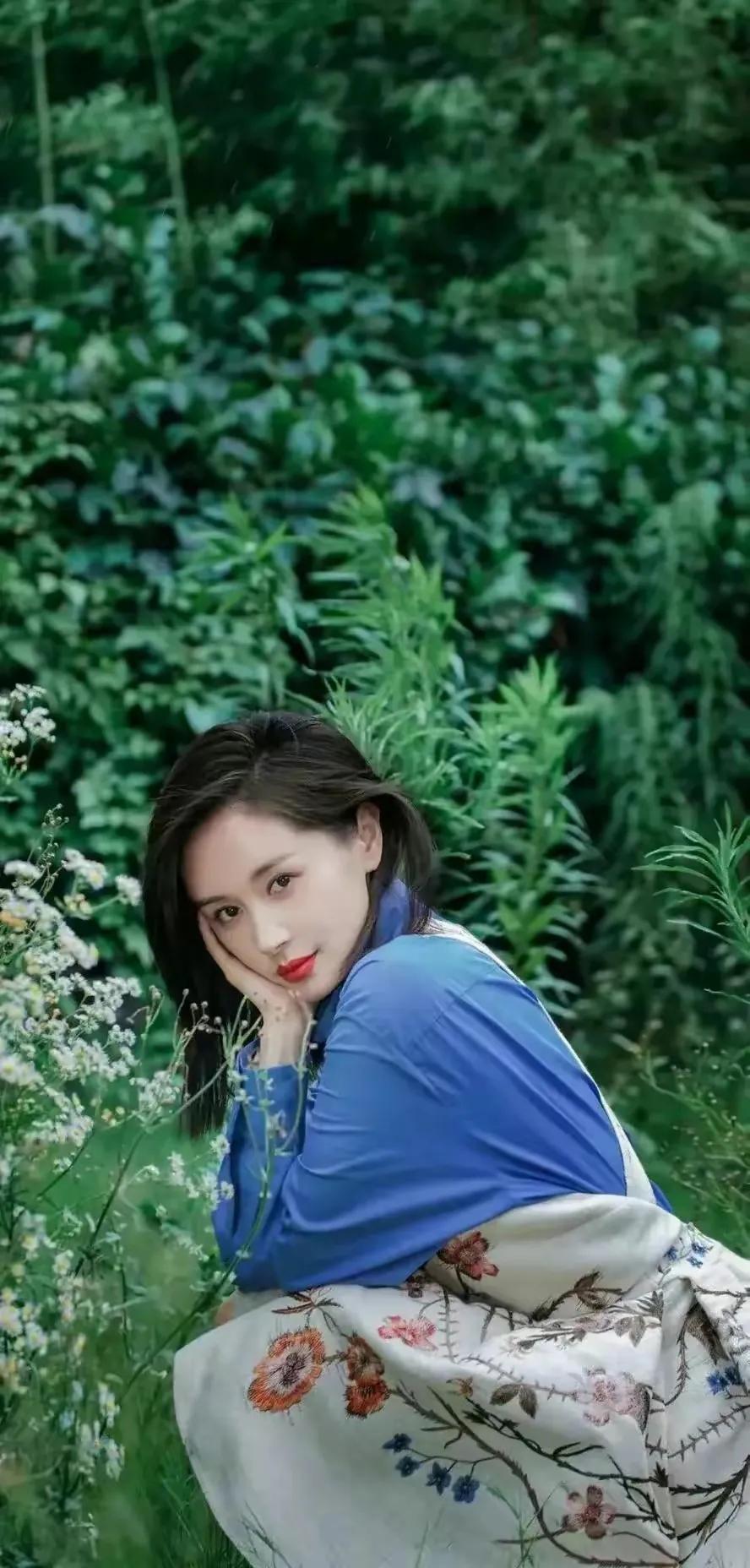 王子文气质迷人