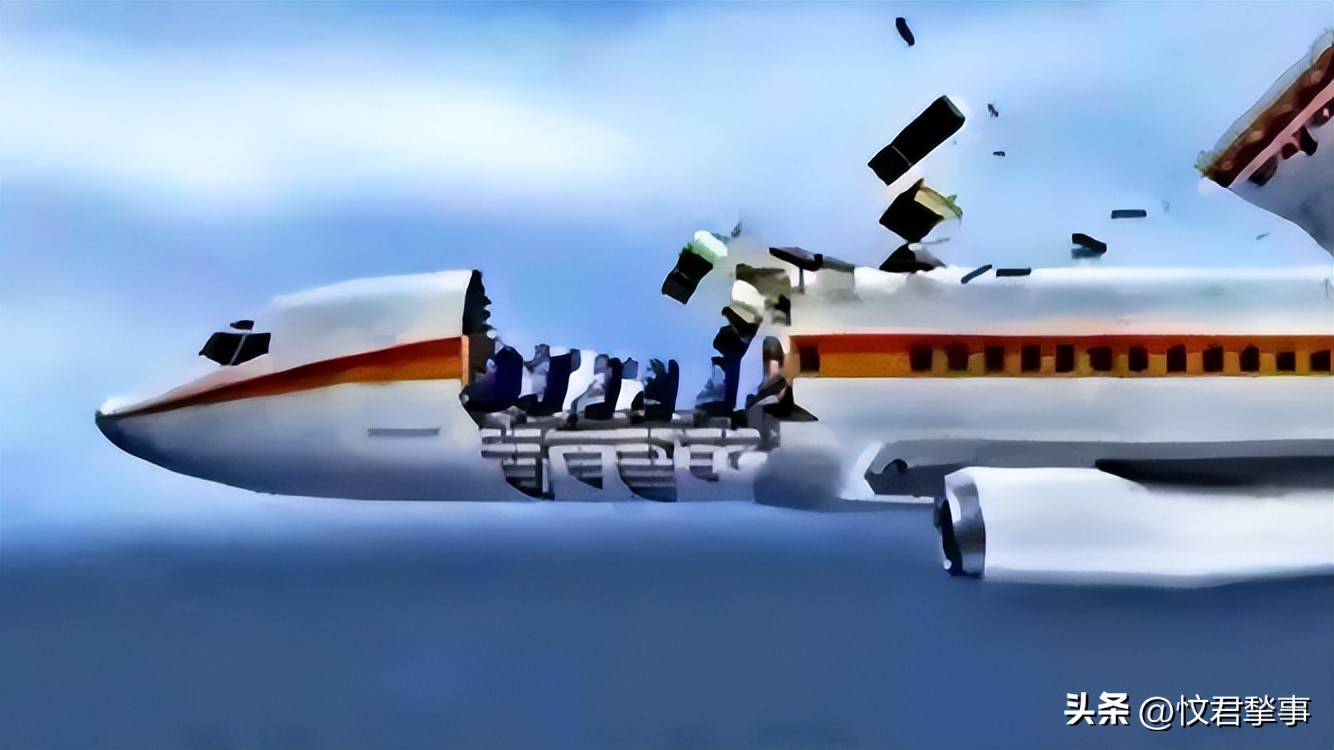 1988年太平洋空难，一架飞机在7500米高空裂开，空姐瞬间被吹飞