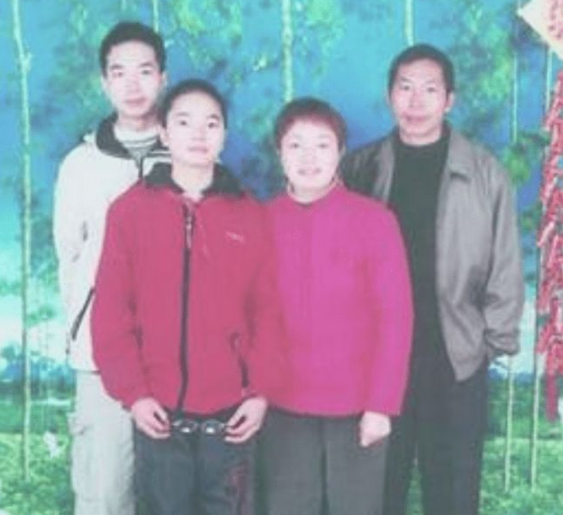 17年前，14岁湖南男孩扒飞机在万米高空飞行1.5小时，后来怎样了