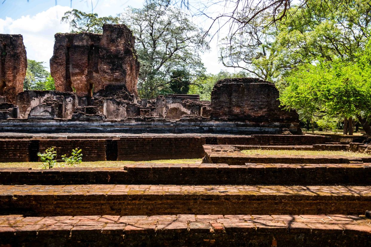 一处超脱于佛教和皇家礼仪的古城,有着精美绝伦的壁画和石雕艺术