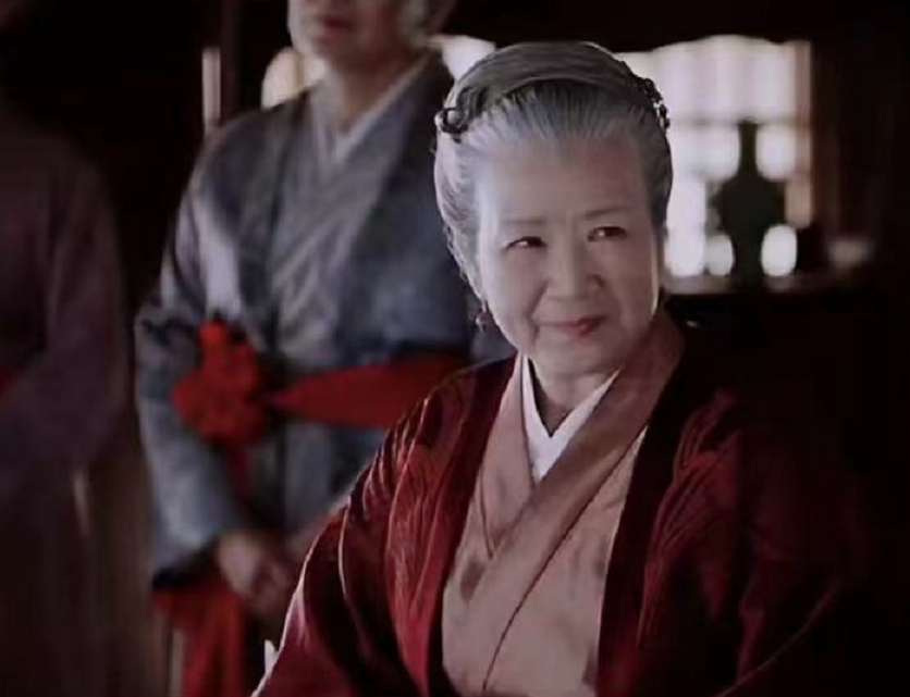 论真正拥有“微笑眼”的奶奶只服这6位，有人83岁还在演戏的路上