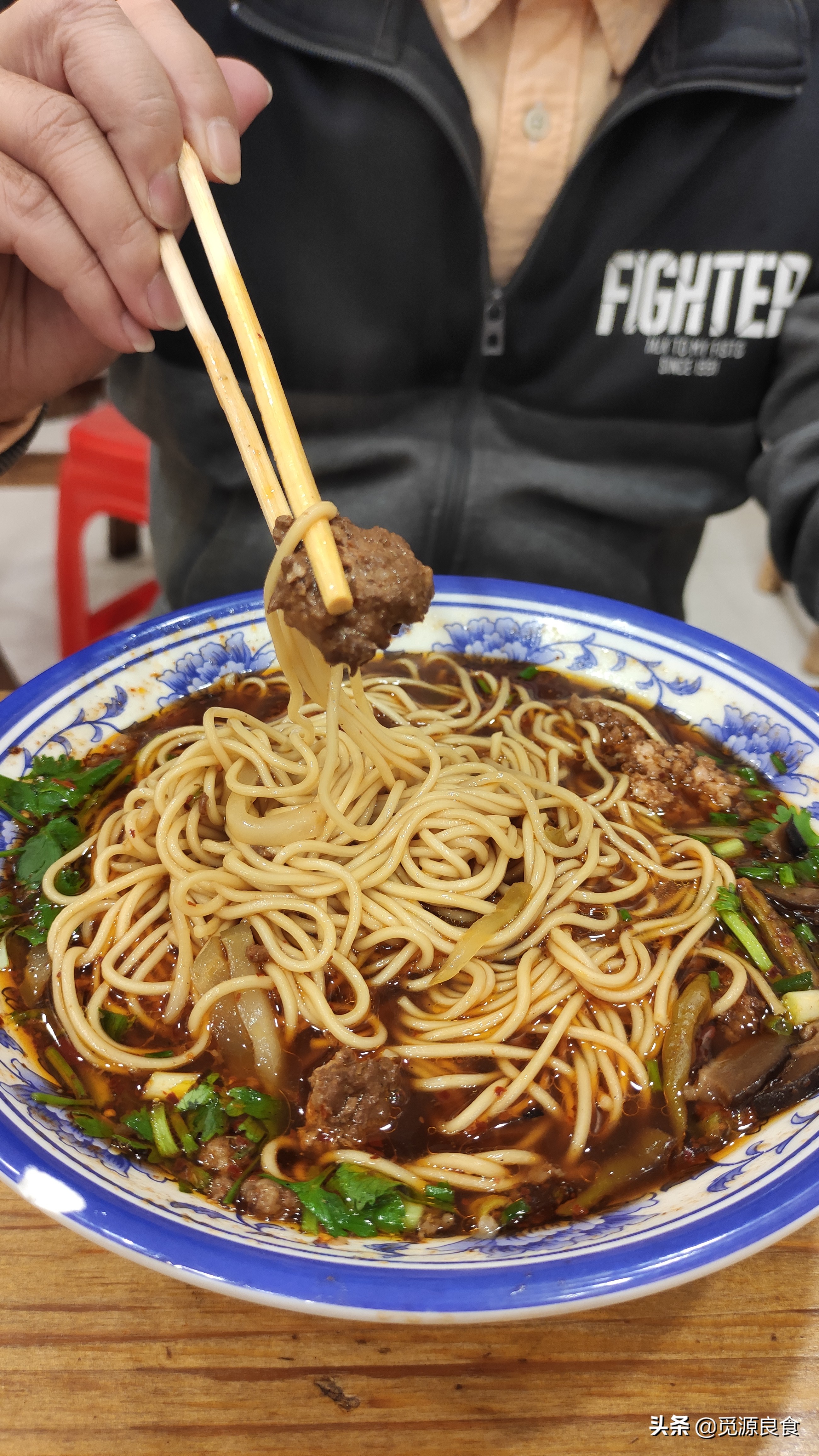 来武汉旅游，黄鹤楼附近的美食，在粮道街吃一日三餐，是欢乐时光