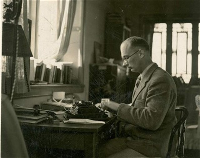 他帮中国抗战，娶中国女学生，回国时，毛主席：给三千美金作路费