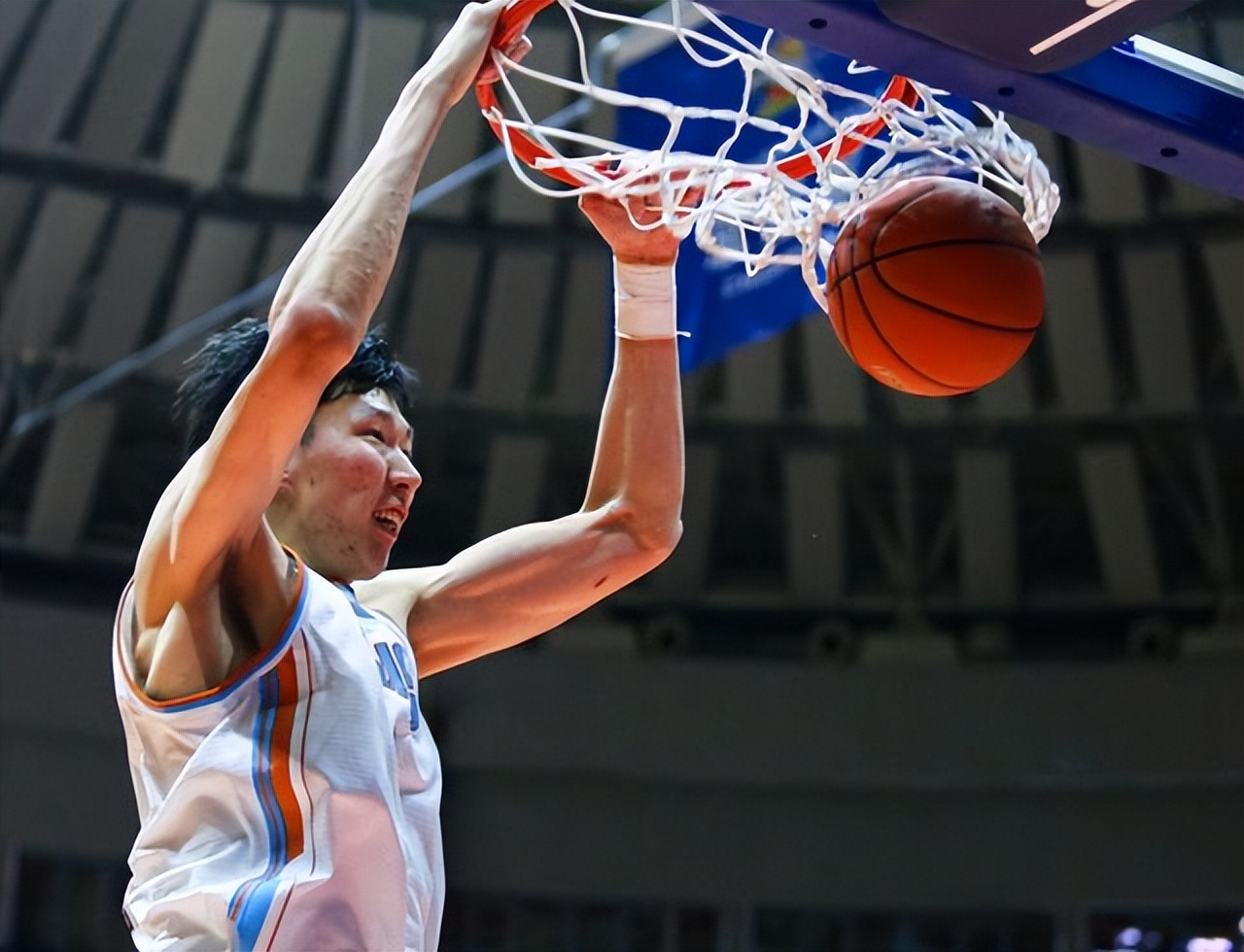 周奇为什么不打cba了（周琦无缘CBA原因曝光！拒绝顶薪合同，也没有新疆队认可的交易）