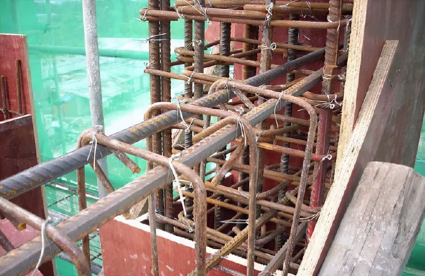 14项钢筋工程质量通病防治及合格标准，重量级好文！值得学习