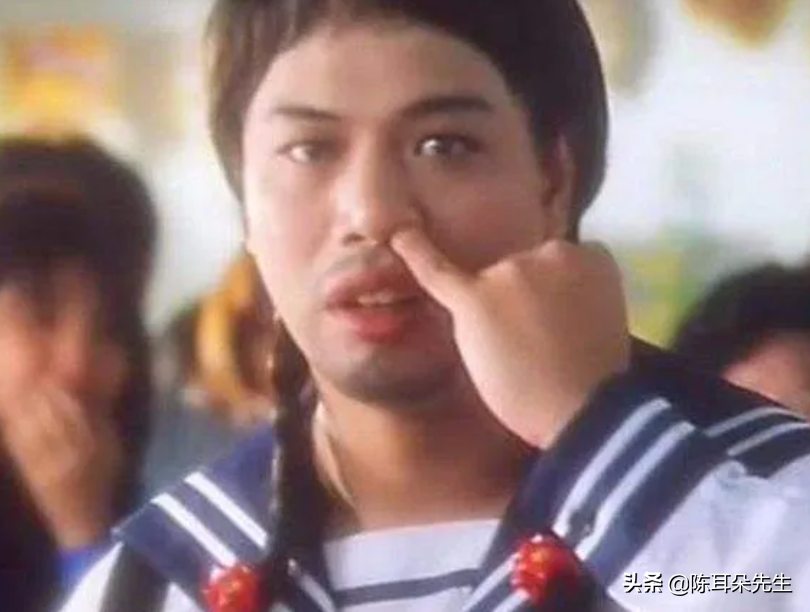 如花：周星驰外号小龙，小时候就很能打，我看到他都躲着他