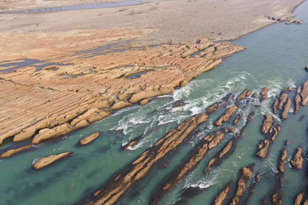 惊艳汉江河床冲蚀景观成为新晋网红打卡地
