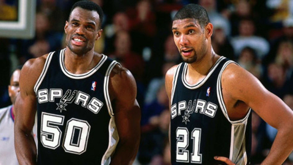 nba球星为什么叫海军上将（大卫·罗宾逊：球场中的七尺乔丹，坚守圣城十四载的海军上将！）