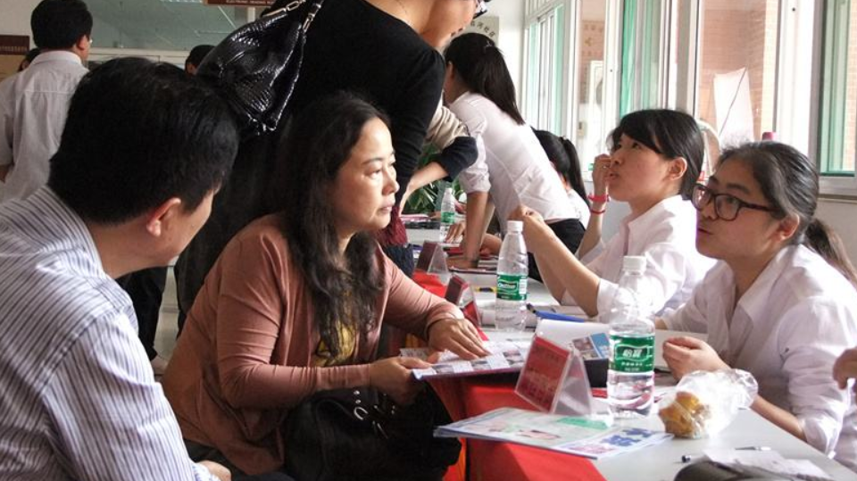 中介留学收费,留学中介收费标准和内容