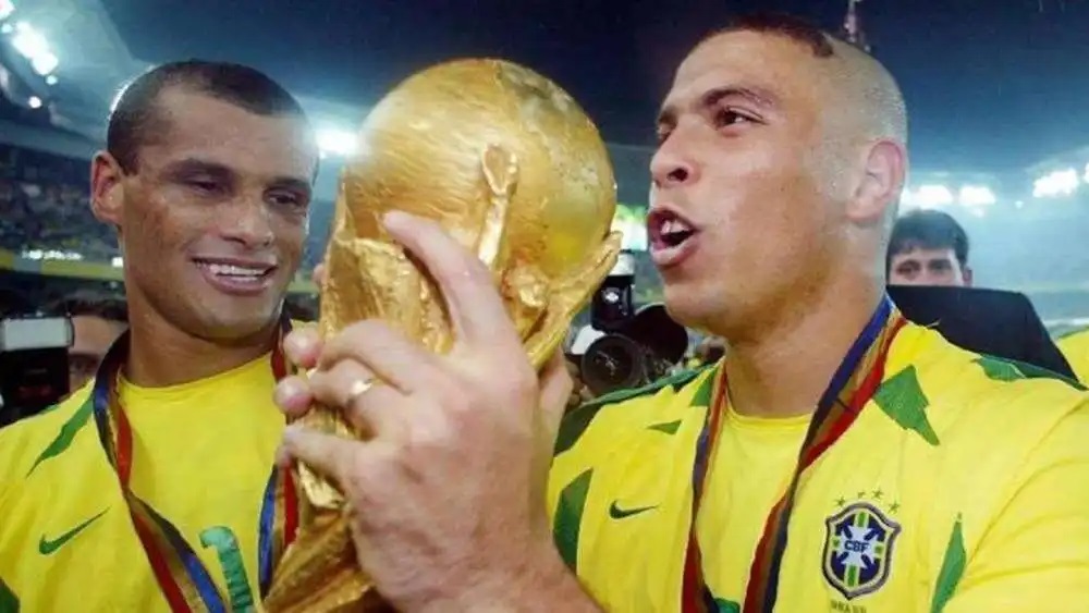 巴西为什么夺得的世界杯最多(2022世界杯观赛指南·32强之巴西：二十年后夺冠，理查利森=新大罗)