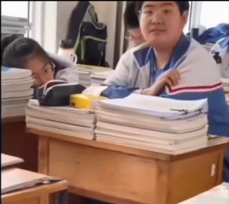 #后悔没谈一场校园恋爱# 现在的你真是后悔吗？真的遗憾吗？